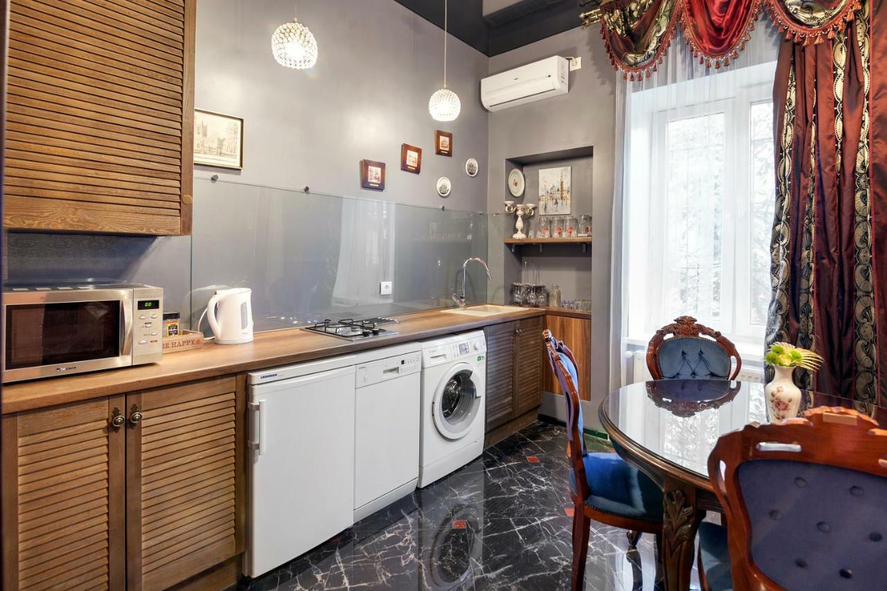 Delux Leopolli Apartments Near Shopping Mall Forum Lviv Exteriör bild